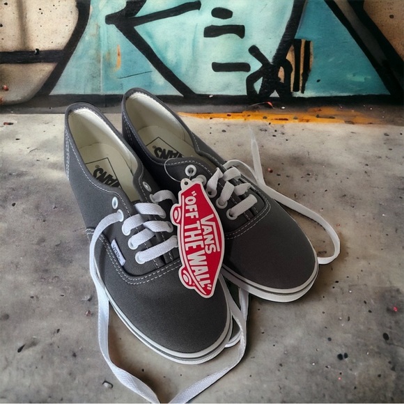 Vans Shoes - NWT Vans Shoes Women’s 5.5